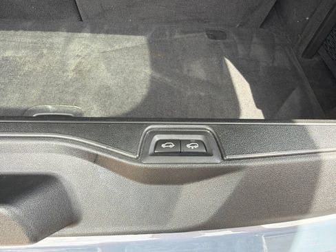 Used 2024 BMW X7 xDrive40i w/ Premium Package AWD/4WD image 9