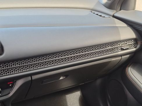 Used 2024 Honda HR-V Sport image 31