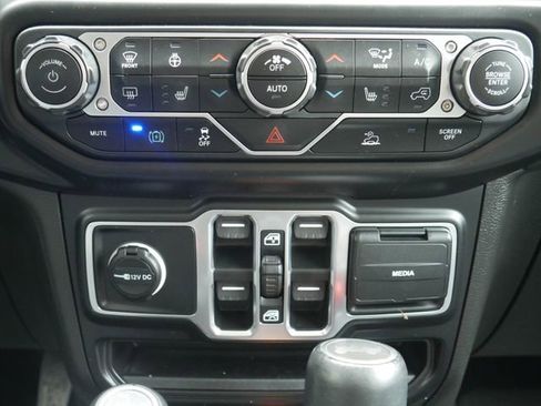 Used 2023 Jeep Wrangler Unlimited Sahara w/ Cold Weather Group AWD/4WD image 23
