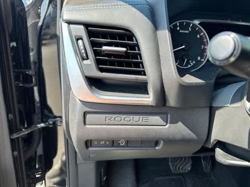 Used 2023 Nissan Rogue S FWD image 12