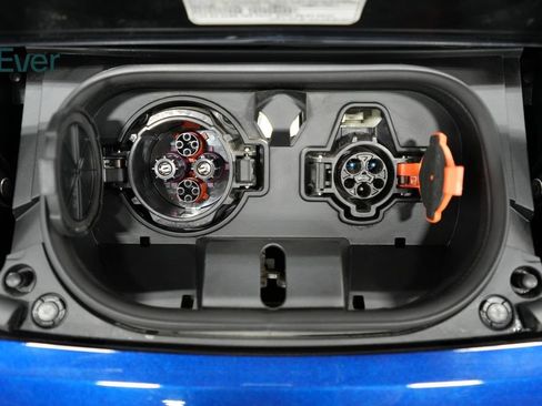 Used 2025 Nissan Leaf SV Plus FWD image 10
