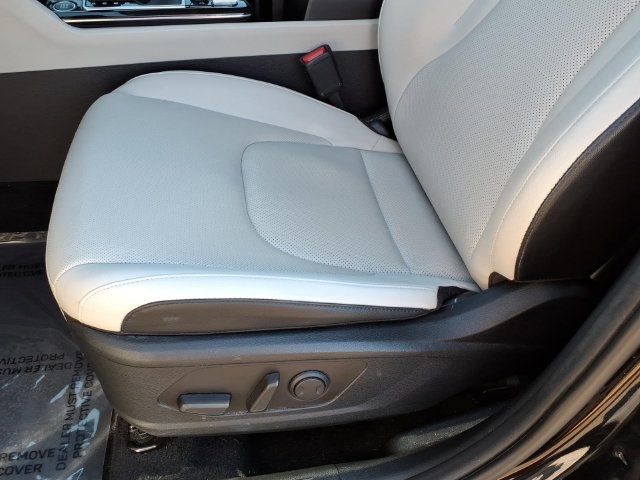 Used 2024 Kia Sportage EX FWD image 6