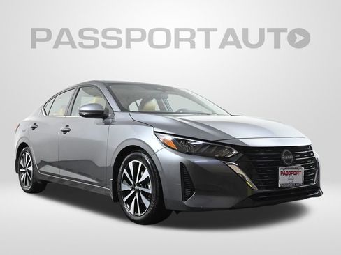 Used 2024 Nissan Sentra SV w/ SV Premium Package image 4