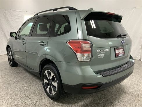 Used 2017 Subaru Forester 2.5i Premium w/ All-Weather Package AWD/4WD image 7