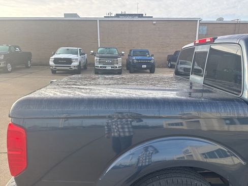 Used 2017 Nissan Frontier SV w/ SV Value Truck Package image 5