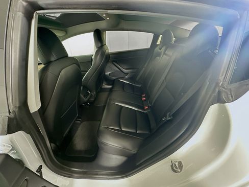 Used 2021 Tesla Model 3 Standard Range Plus image 25