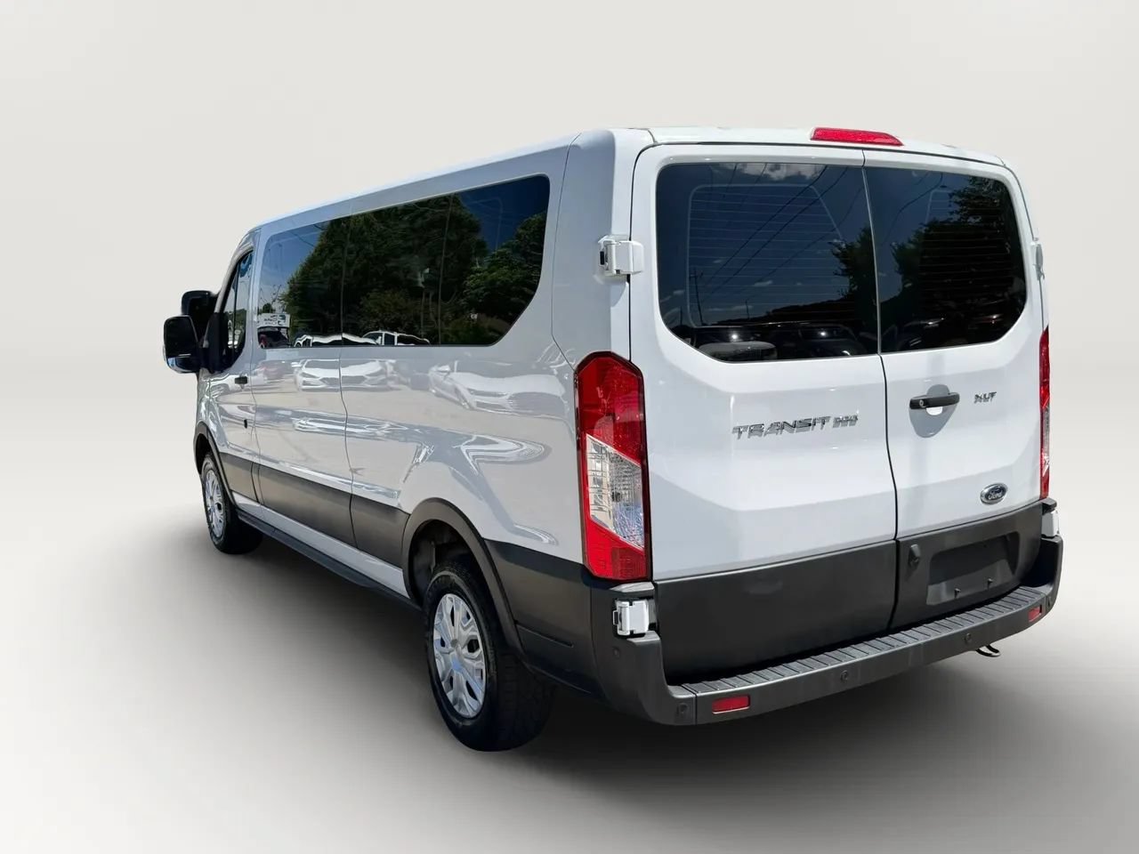 Used 2021 Ford Transit 350 XLT RWD image 5