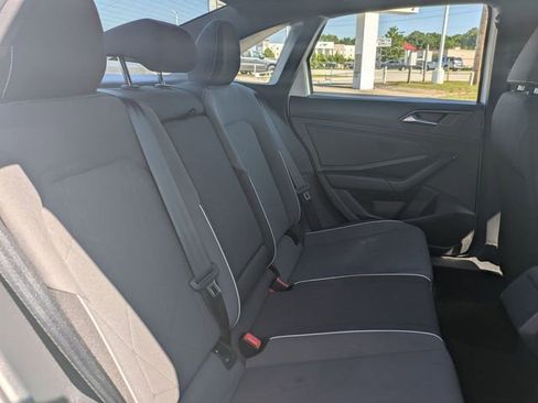 Used 2025 Volkswagen Jetta Sport FWD image 31