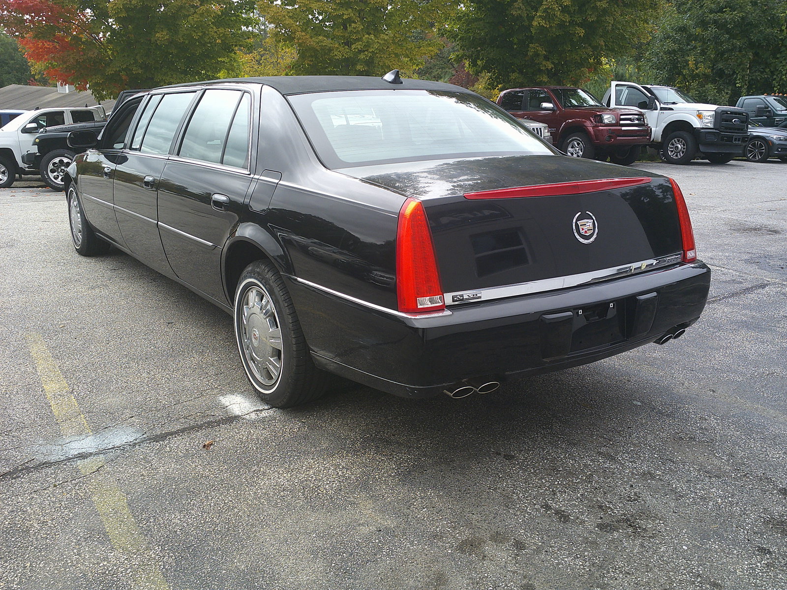 Used 2010 Cadillac DTS Limousine FWD image 7