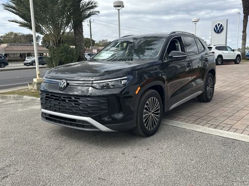 New 2026 Volkswagen Tiguan S image 2