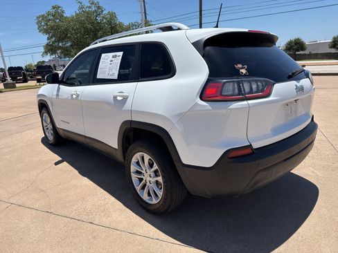 Used 2020 Jeep Cherokee Latitude FWD image 5
