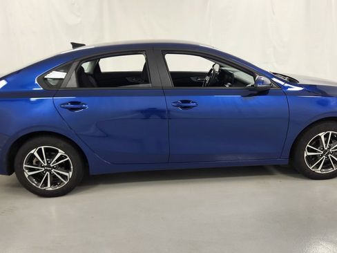 Used 2023 Kia Forte LXS w/ LXS Technology Package FWD image 2