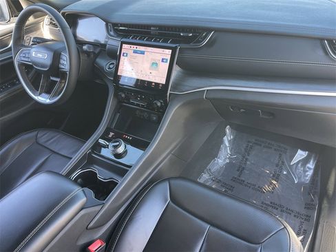 Used 2024 Jeep Grand Cherokee L Limited w/ Luxury Tech Group II image 11