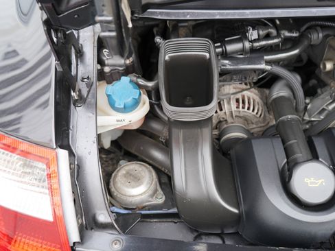 Used 2005 Porsche 911 Carrera image 86