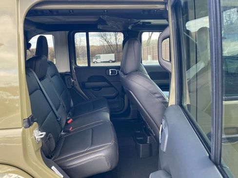 New 2026 Jeep Wrangler Unlimited Sahara AWD/4WD image 33