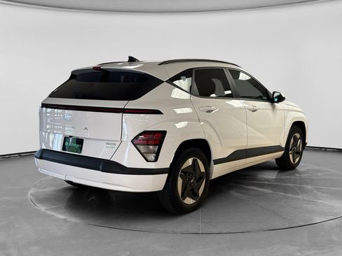 Used 2024 Hyundai Kona SEL FWD image 4