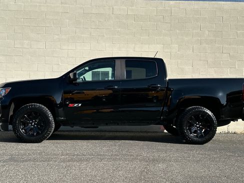 Used 2022 Chevrolet Colorado Z71 w/ Z71 Midnight Edition image 7