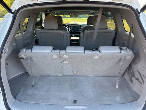 Used 2019 Toyota Highlander Limited image 9