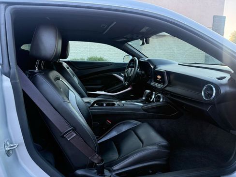 Used 2017 Chevrolet Camaro SS RWD image 13