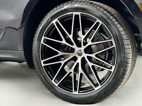 Certified 2025 Porsche Macan image 26