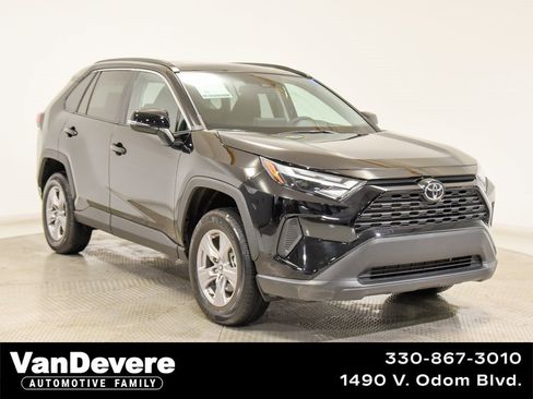 Used 2025 Toyota RAV4 XLE image 1