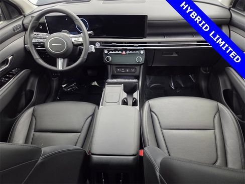 Used 2025 Hyundai Tucson Limited image 21