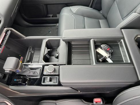 New 2026 Toyota Tundra Limited AWD/4WD image 24