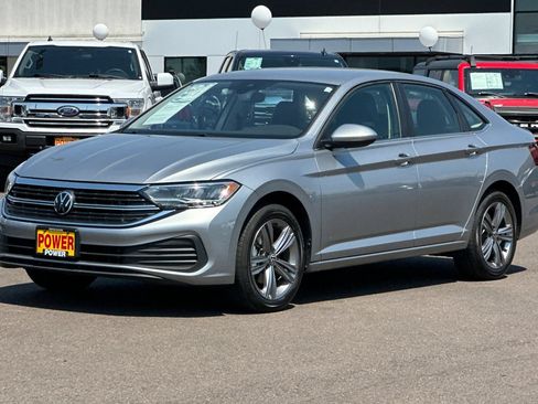 Used 2023 Volkswagen Jetta SE FWD image 8
