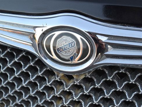 Used 2008 Chrysler 300 C image 38