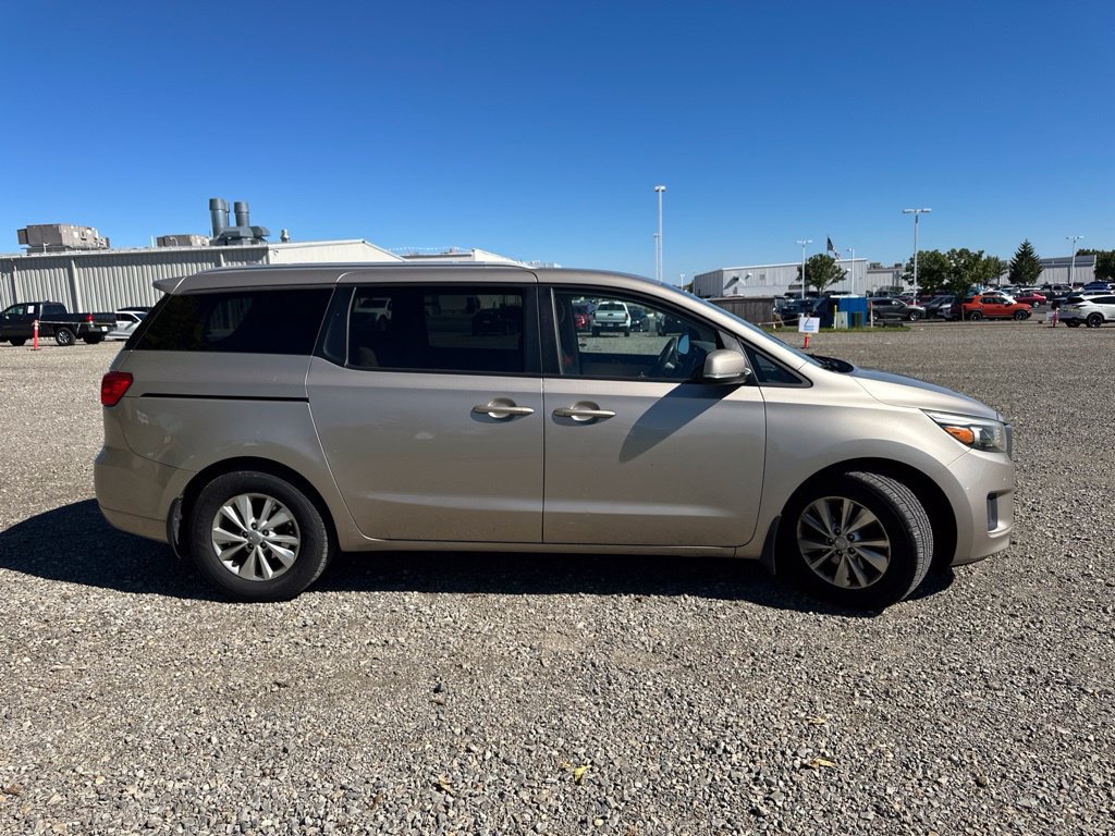 Used 2016 Kia Sedona LX w/ LX Convenience Package FWD image 11