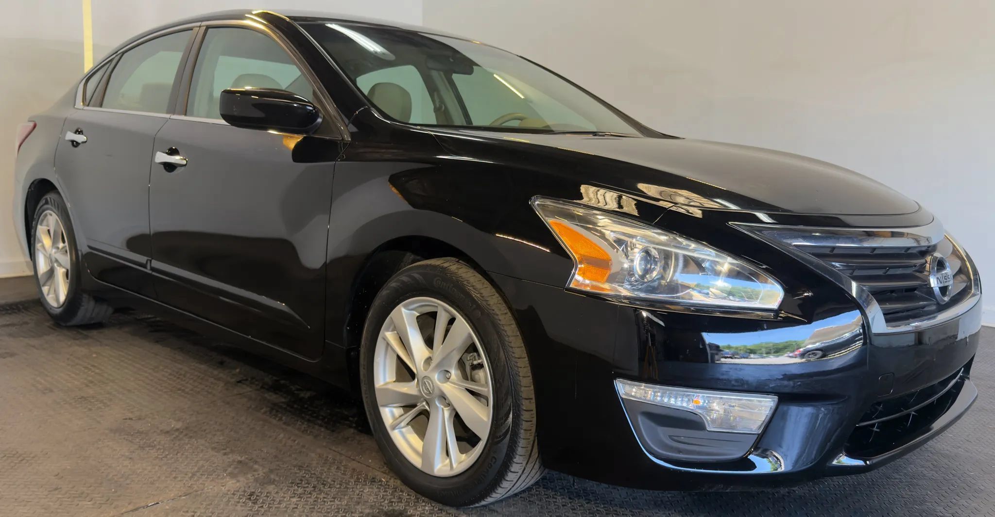 Used 2013 Nissan Altima 2.5 SV FWD image 2