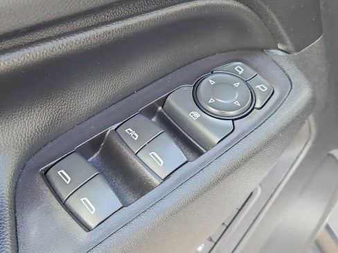 Used 2018 Chevrolet Equinox Premier AWD/4WD image 31