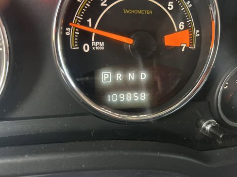 Used 2016 Jeep Compass Latitude image 11