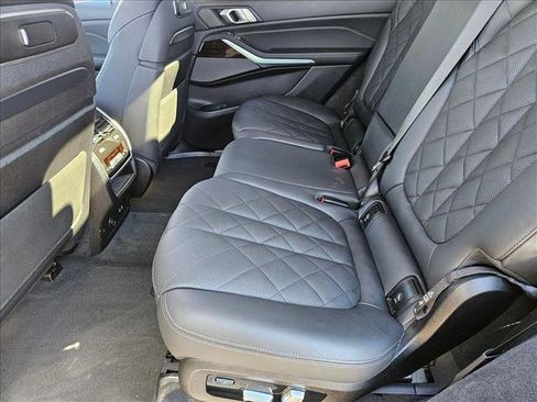Used 2024 BMW X7 xDrive40i image 18