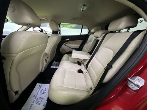 Used 2019 Mercedes-Benz GLA 250 w/ Premium Package image 25