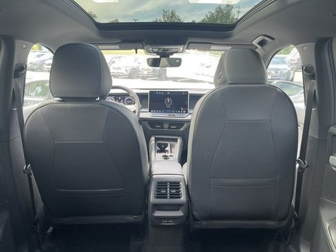New 2026 Volkswagen Tiguan SE R-Line AWD/4WD image 8