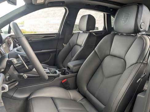 New 2026 Porsche Macan image 5