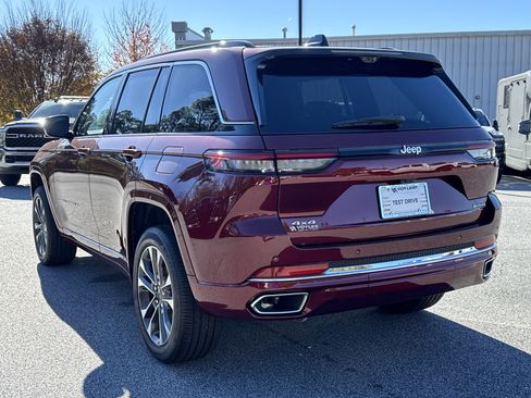 New 2025 Jeep Grand Cherokee Overland w/ Luxury Tech Group IV AWD/4WD image 6