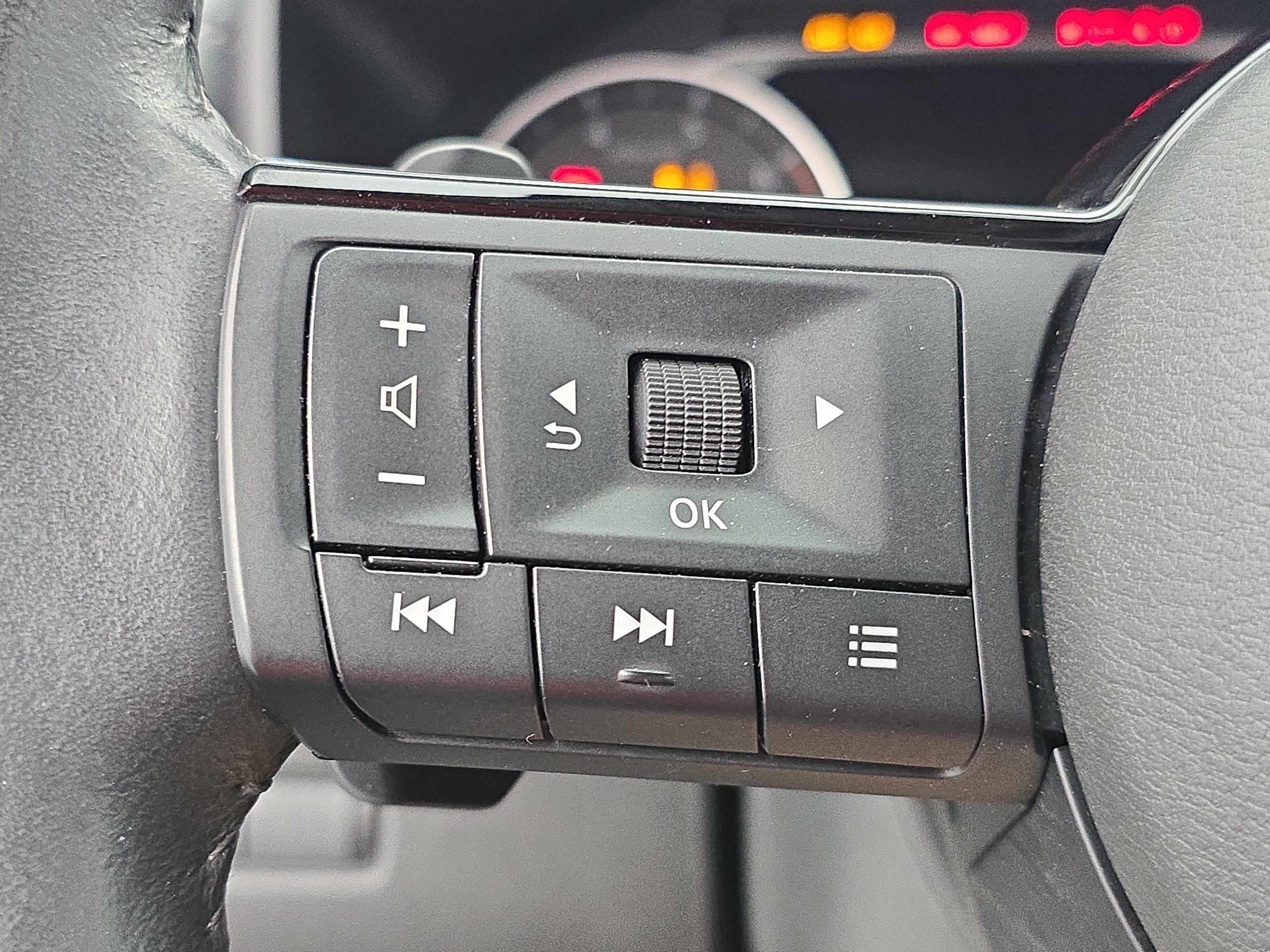 Certified 2023 Nissan Rogue SV w/ SV Premium B Package AWD/4WD image 17