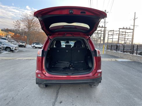 Used 2017 Toyota RAV4 LE image 13