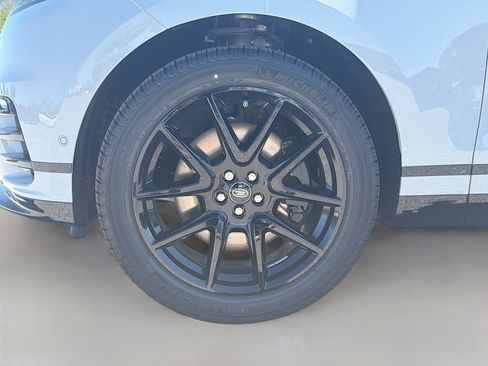 New 2026 Land Rover Range Rover Velar Dynamic SE AWD/4WD image 41