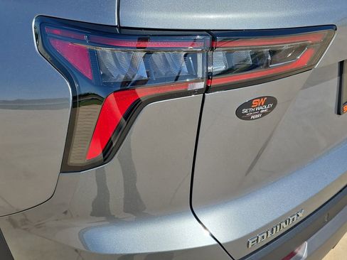 New 2026 Chevrolet Equinox LT w/ Convenience Package II FWD image 33