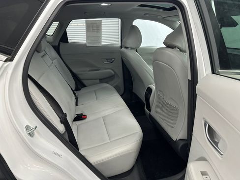 Used 2024 Hyundai Kona Limited image 16