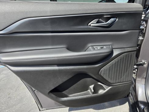 New 2026 Jeep Grand Cherokee L 2WD image 25