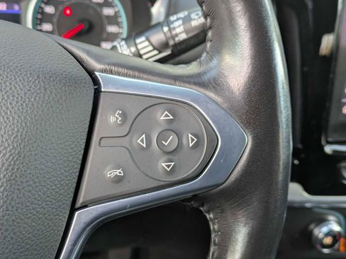 Used 2021 Chevrolet Traverse LT image 23