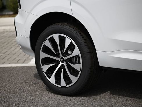 New 2026 Audi Q3 quattro 2.0T AWD/4WD image 6
