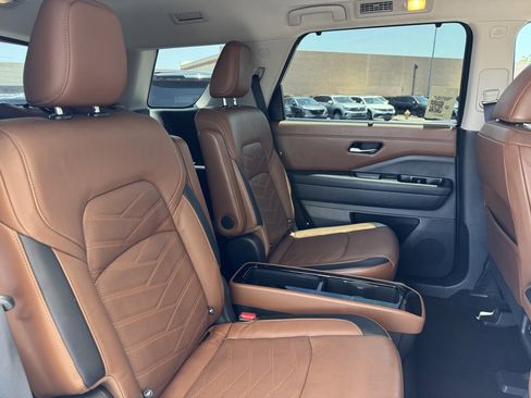 Used 2022 Nissan Pathfinder Platinum w/ Cargo Package image 45