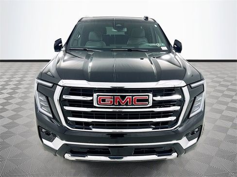 Used 2025 GMC Yukon Elevation image 2
