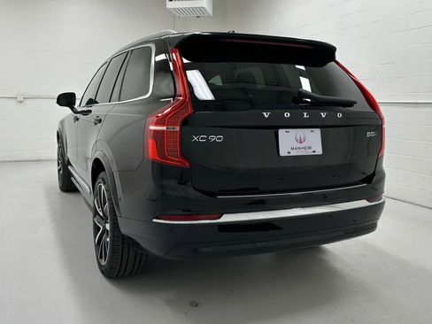 Used 2024 Volvo XC90 B5 Plus w/ Protection Package Premier image 8