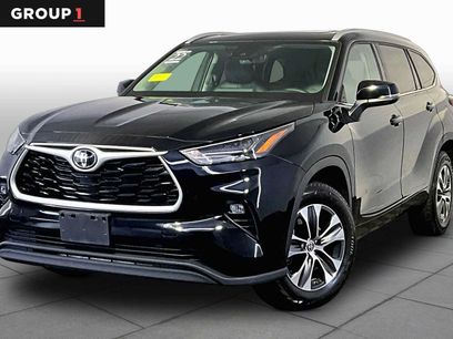 Used 2022 Toyota Highlander XLE